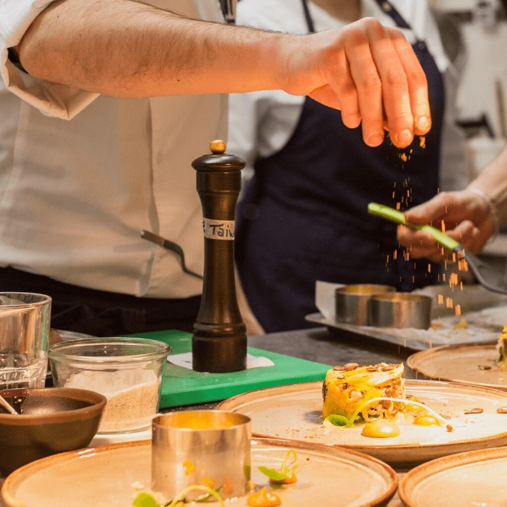 Chef a fazer a mise en place