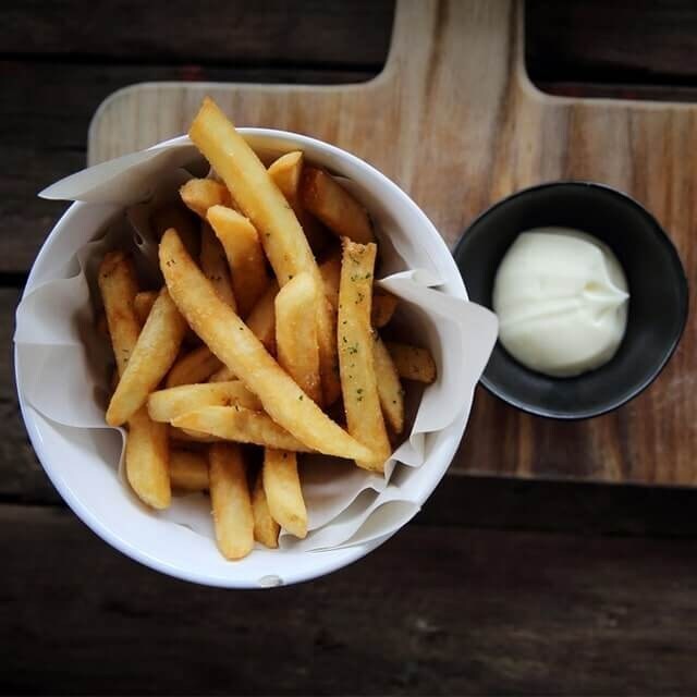 Batatas Fritas com Molho Hellmann's