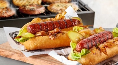 Hot Dog Vegan com Pickles e Cebola Caramelizada