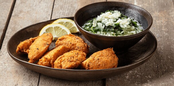Pastéis de Bacalhau com Arroz de Grelos