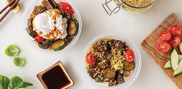 Salteado de Legumes com bulgur e ovo escalfado 