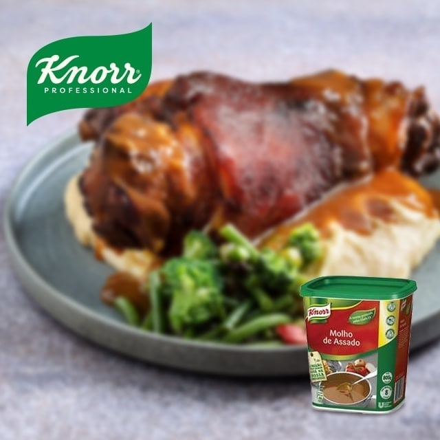 Receita de Pernil Assado no Forno com Puré de Batata e Legumes Salteados