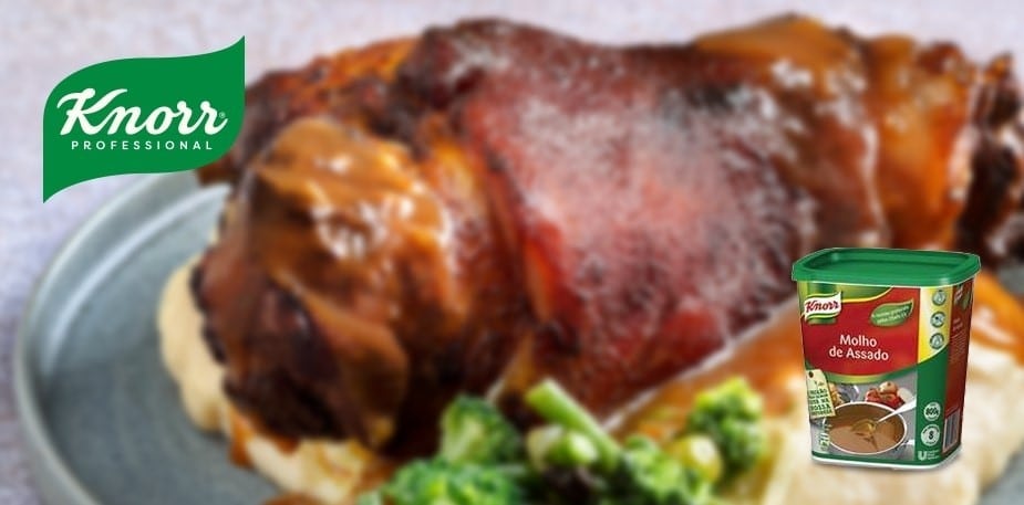 Receita de Pernil Assado no Forno com Puré de Batata e Legumes Salteados