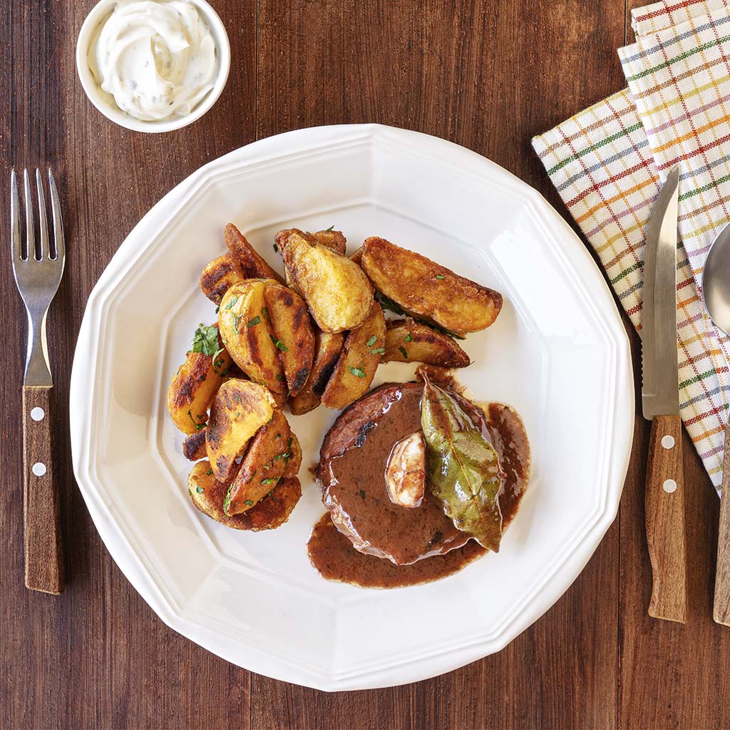 Hambúrguer Vegan no Prato com Molho de Vinho Tinto