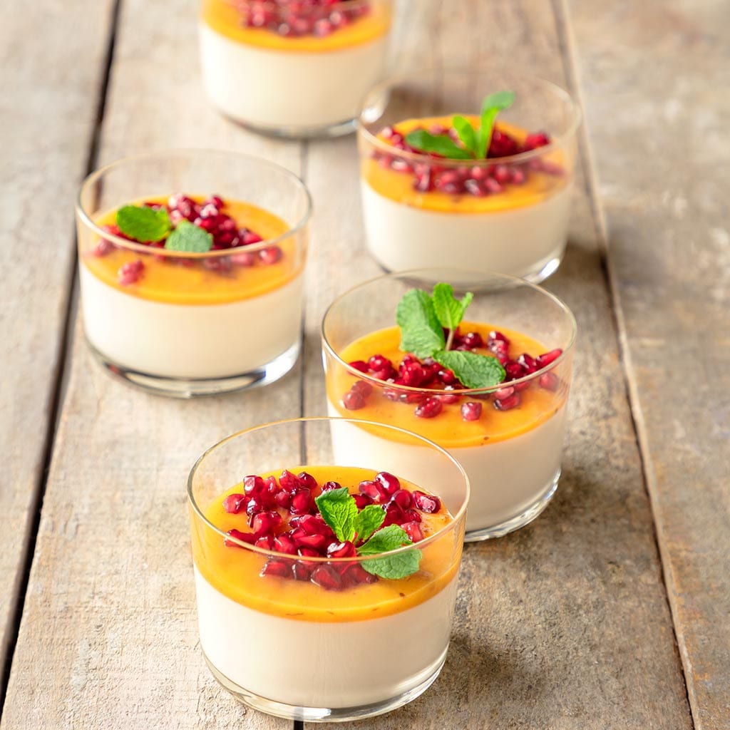 Panna Cotta com doce de amêndoa e romã