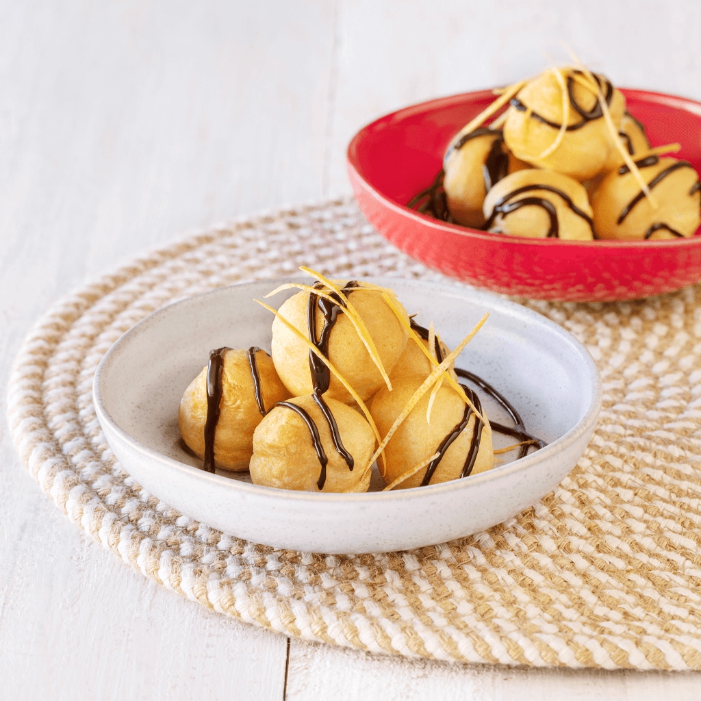 Profiteroles com chocolate e laranja