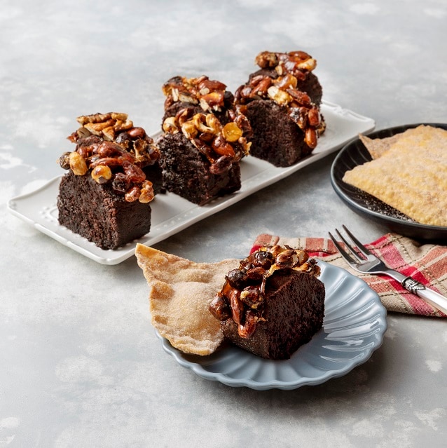 Torta de chocolate com frutos secos caramelizados