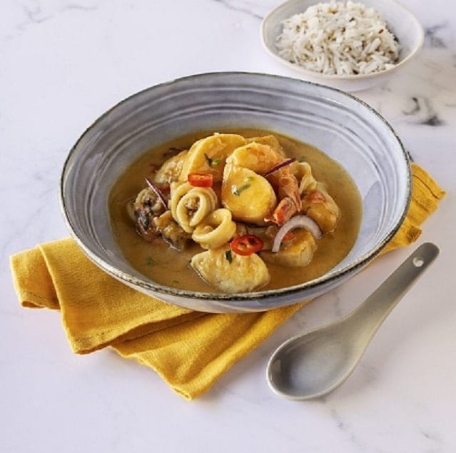 Estufado de Peixe e Lulas em Molho de Marisco Thai