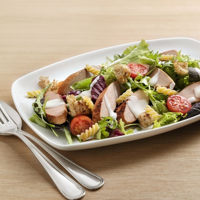 Salada com TVB Salsicha e Hellmann´s Molho de Iogurte