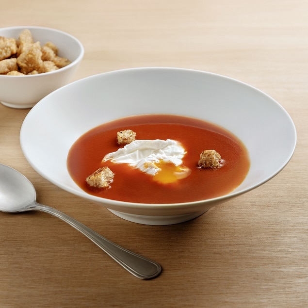 Sopa de Tomate com Ovos Escalfados