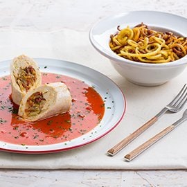 Bifes de Frango Recheados em Molho de Tomate