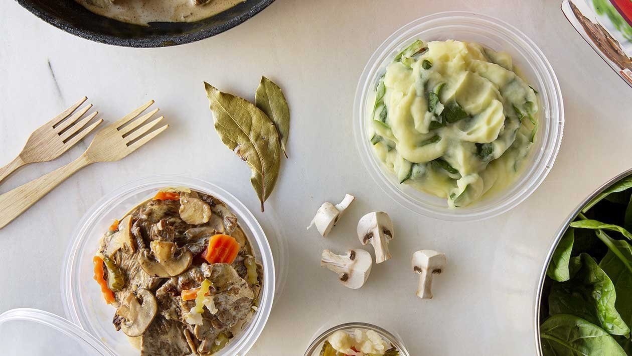 Bifinhos com Cogumelos e Puré com Espinafres