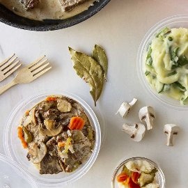 Bifinhos com Cogumelos e Puré com Espinafres