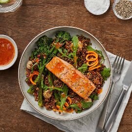 Bowl Asiática de Salmão e Quinoa