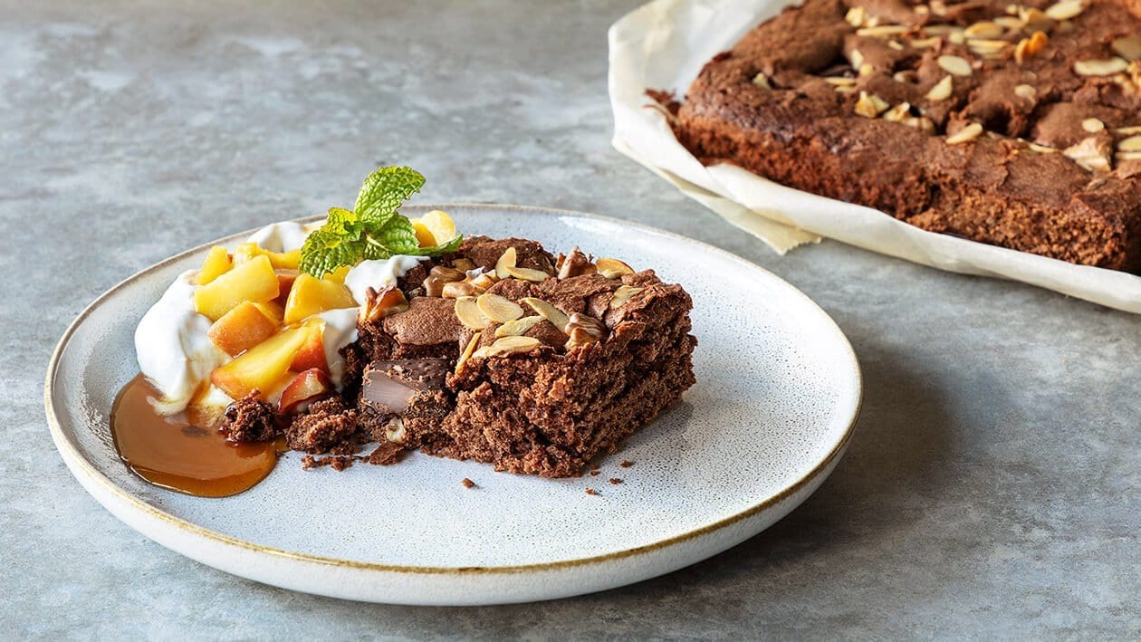 Brownie Vegan de Chocolate com Maçã Caramelizada – - Receita