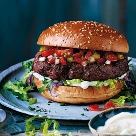 Hambúrguer M de Mediterrânico