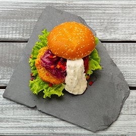 Hambúrguer Vegetal com Molho Tártaro