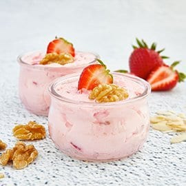 Mousse de Morango com Frutos Secos
