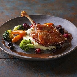 Perna de Pato Confitada com Puré "Trufado"