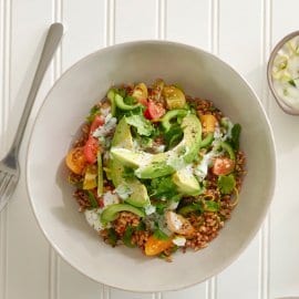 Salada de Farro com Molho de Iogurte