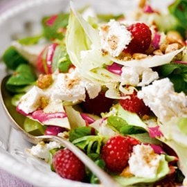 Salada de queijo de cabra com framboesa