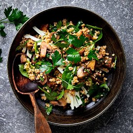 Salteado de Bulgur com Cogumelos, Espinafres e Funcho