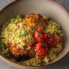 Taça de Bulgur com Legumes no Forno