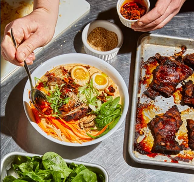 Ramen Cremoso Picante com Frango Char Siu