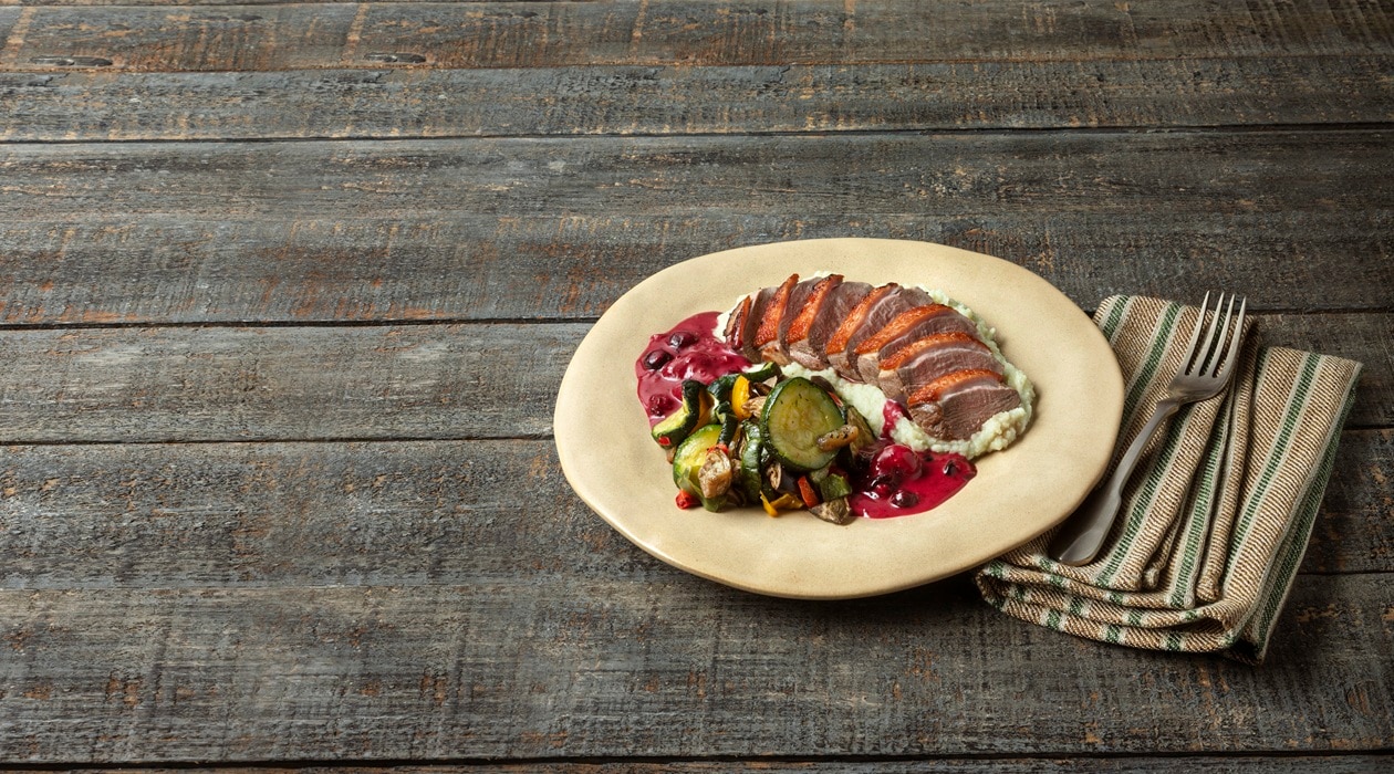 Magret de Pato com Molho de Frutos Silvestres – - Receita