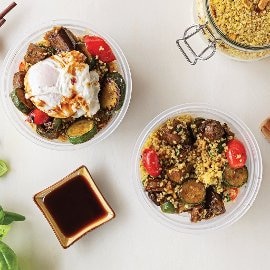 Salteado de legumes com Bulgur e ovo escalfado