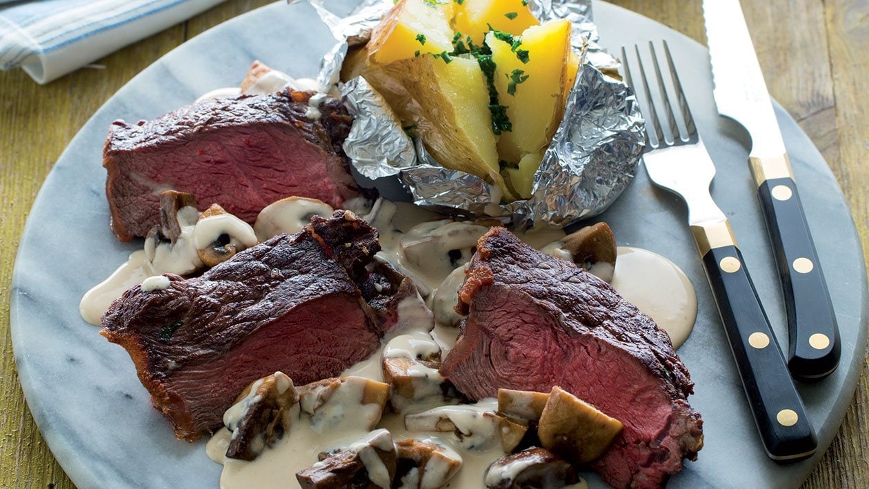 Bife da Vazia com Molho de Cogumelos