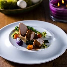 Lombinho de porco, batata doce, legumes e vinho do porto