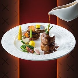 Medalhões de Porco com Molho de Alecrim e Duo de Batatas