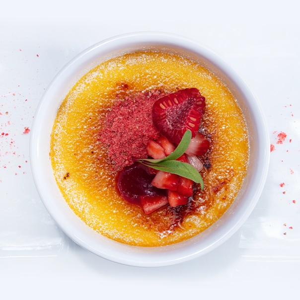 creme-brulee-com-frutos-vermelhos-em-tres-texturas