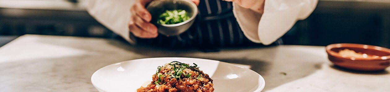 chef a confecionar carne vegetarian butcher